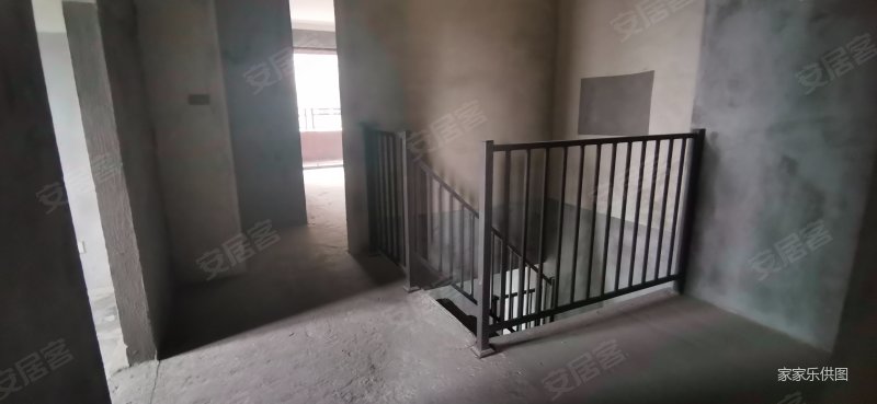 建发和鸣3室2厅3卫171.2㎡南北720万