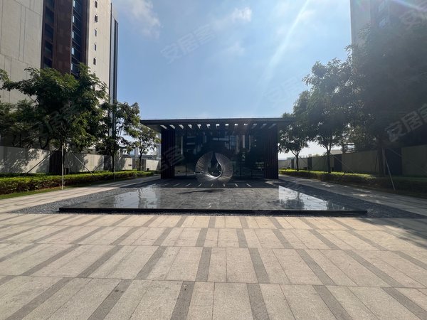 深圳宝安流塘尖岗山壹号花园兴东地铁站 尖岗山壹号花园精装大两房 民