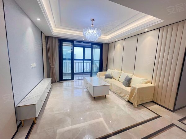 苏州常熟东南开发区名湖豪庭永旺旁精装暖系三房俩卫带地暖和全屋中央