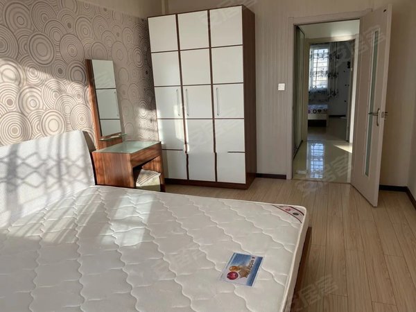 锦州凌河东湖公园东湖花园东湖花园 跃层大三居 设施齐全 拎包即住 包