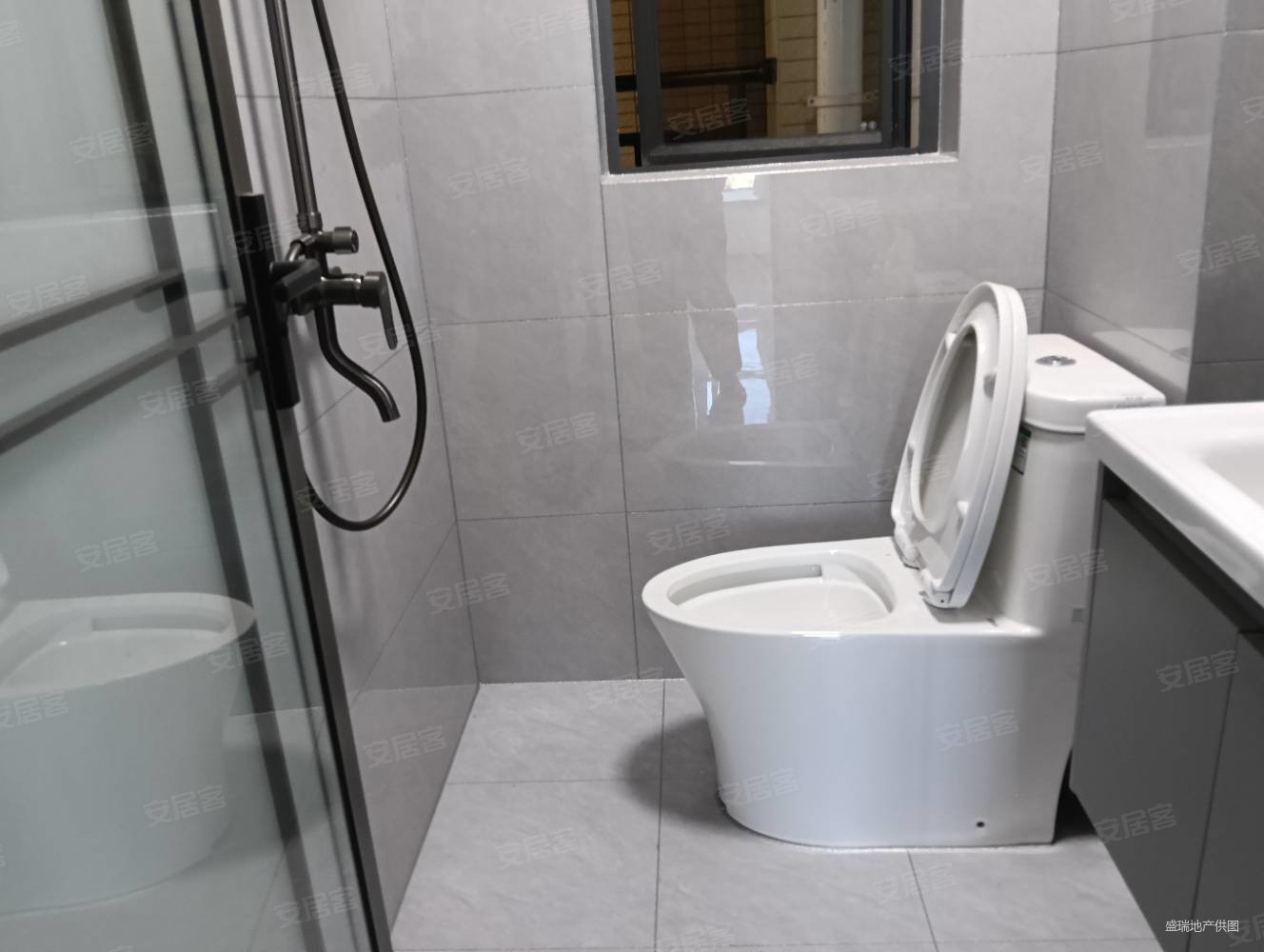 梅花又一城2室2厅2卫70㎡东36万