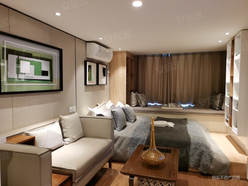 尾盘特惠 二环内 三地铁 准现房 5米层高loft 双入户,升龙城壹公馆