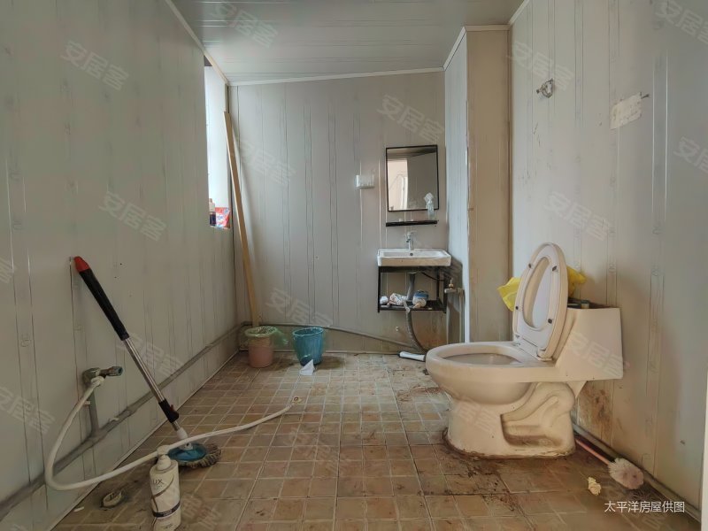 西部天花板尚缘花园洋房带车位毛胚南北双开门