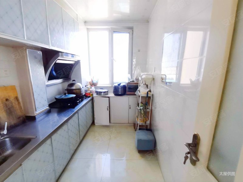 香港路,济南路,把东头,精装少住,好楼层,林语家园二手房,58万,3室1厅