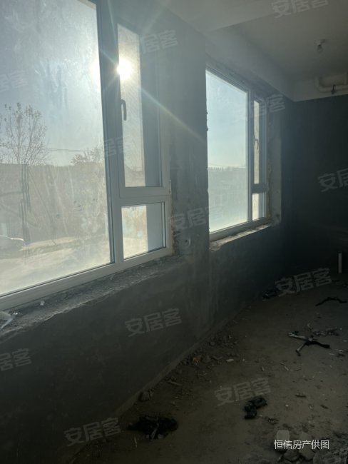 青州诺贝尔城3室2厅2卫133㎡南北85万