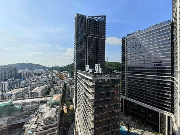 深圳罗湖莲塘东海富汇豪庭东海富汇豪庭 3室2厅2卫 精装修 配套齐全