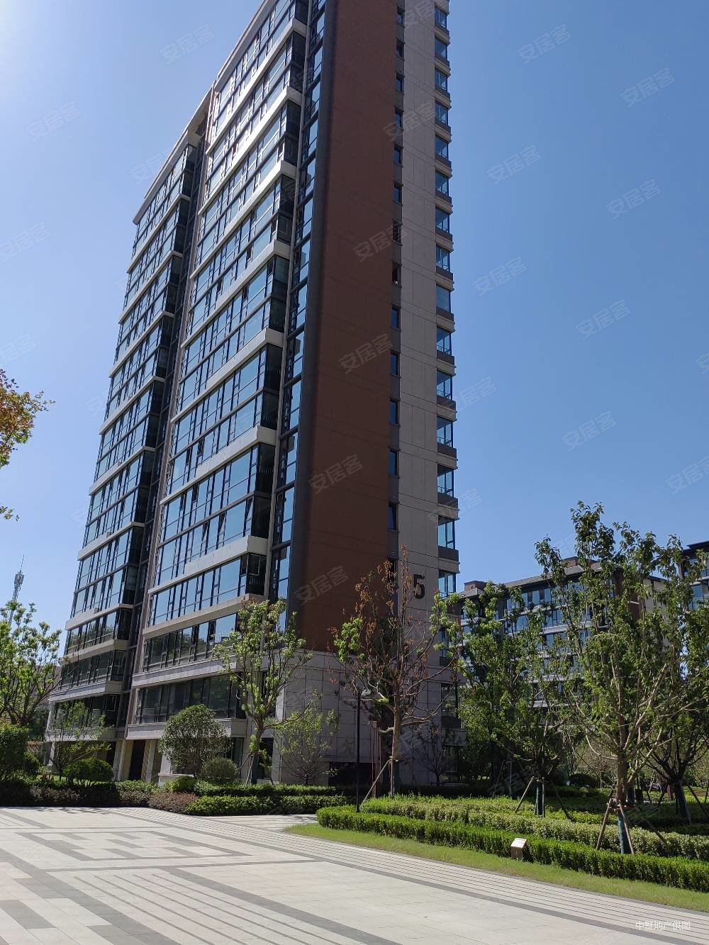 小高层中高层边户南北通透大三房置地瑞玺毛坯房