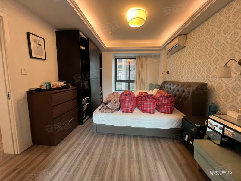 罗蒙环球城公寓