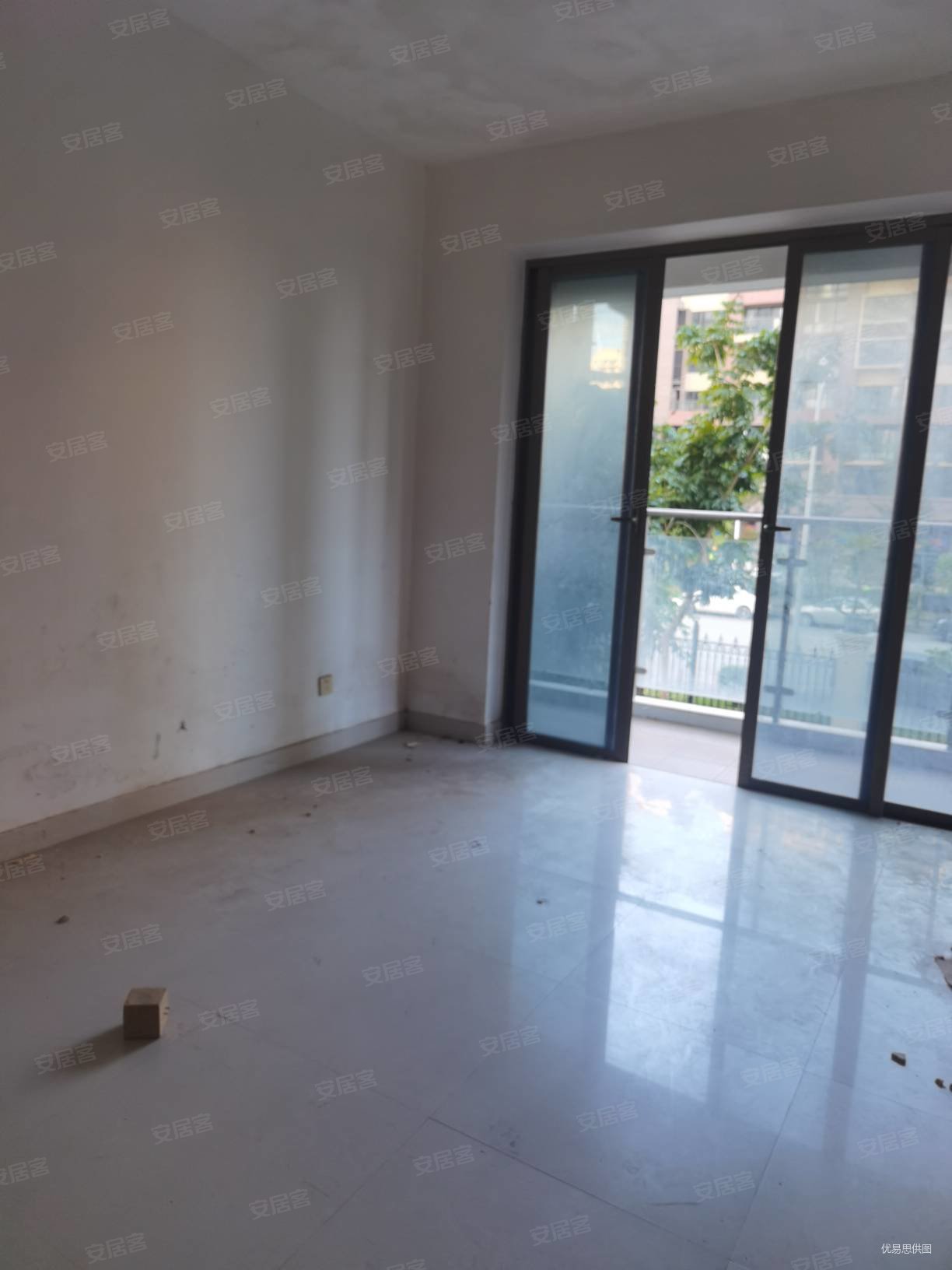 亚迪二村南北通一楼带院子总价只要69万