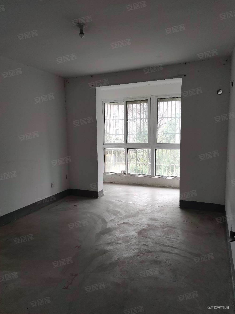 贾汪康馨园2楼车库房东急售