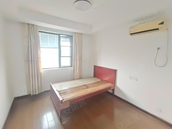 【多图】金山苑五区,虞山租房,金山苑五区 3室2厅2卫 房间客厅阳台是