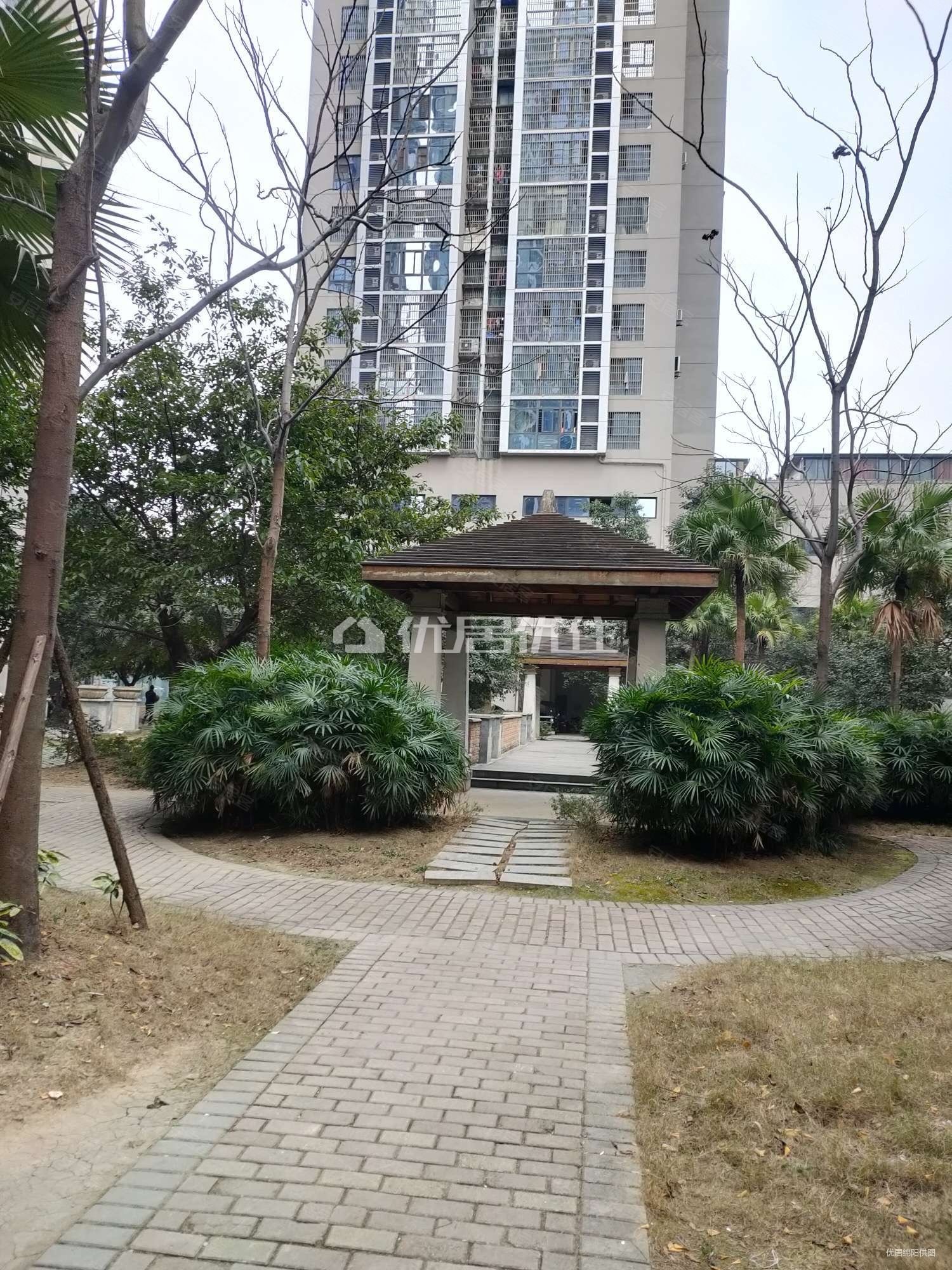 西城国际3室2厅2卫99.29㎡南66.8万