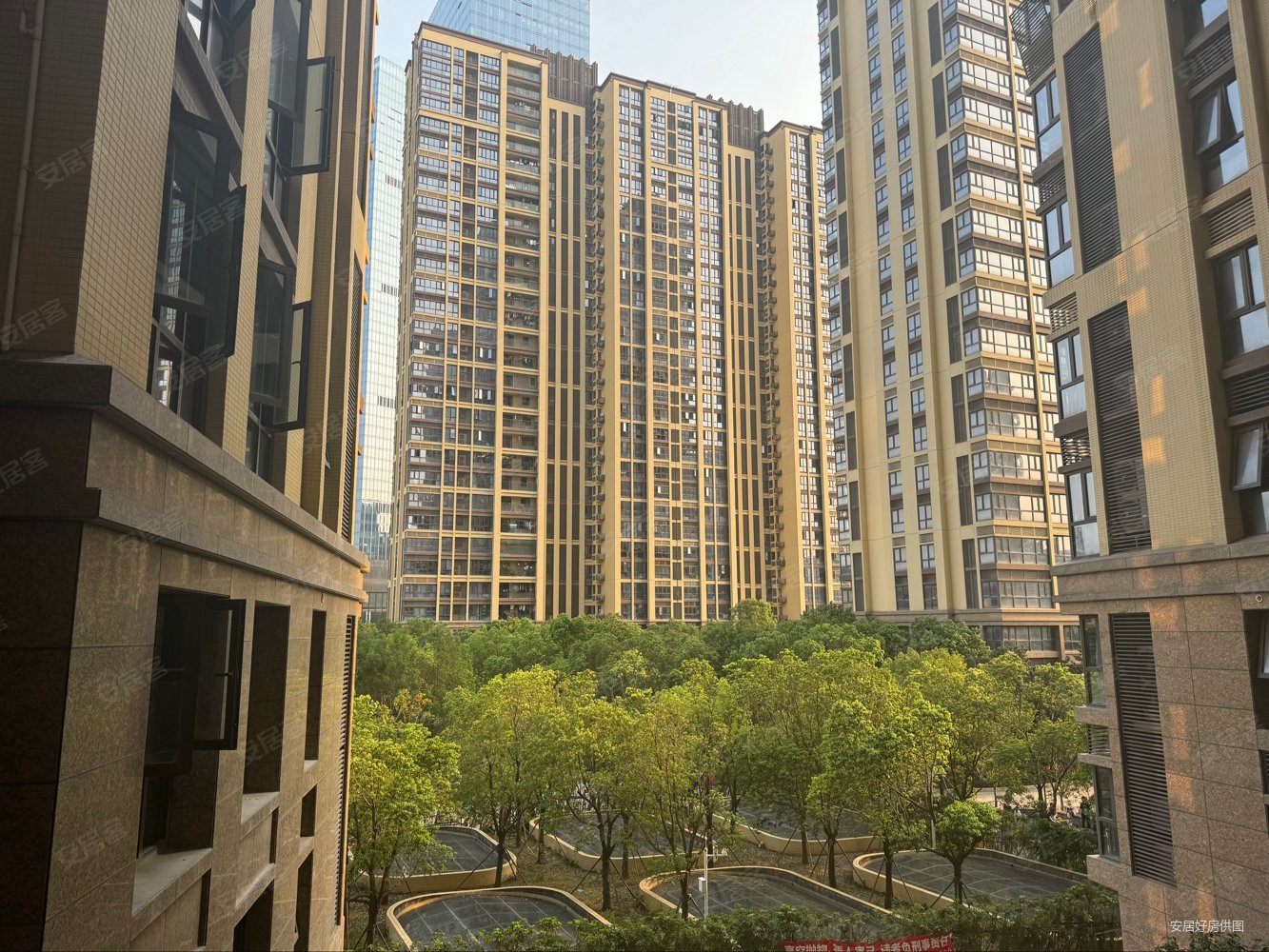 金亨利二期大四房,产权面积93平,使用面积可达到130平米