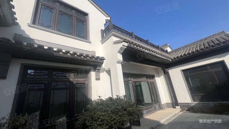 江南院子 诚心出售 超大露台 有院子安静环境好