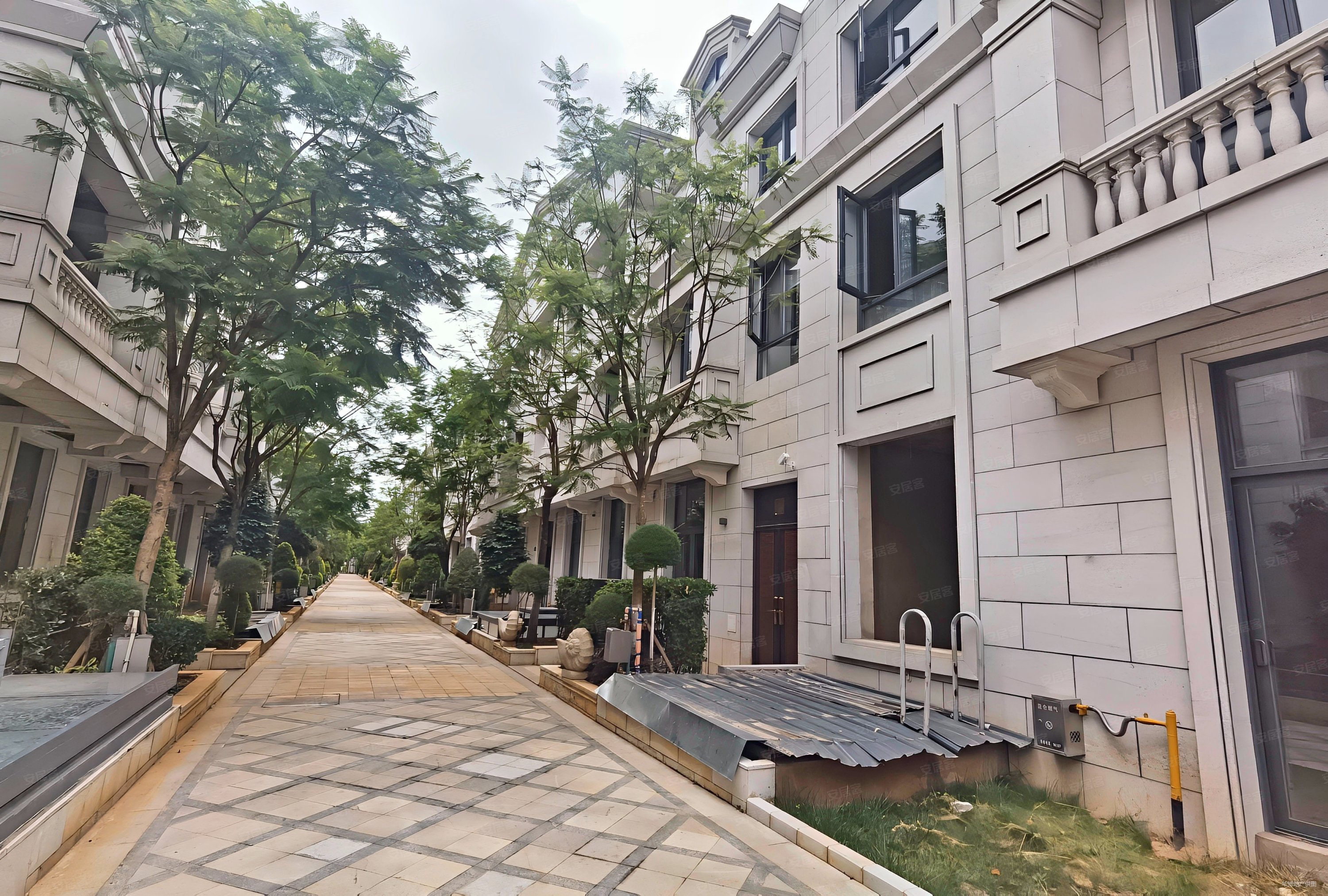 滇池度假区 海埂大坝旁 新别墅,春城首府二手房,760万,4室2厅,3卫