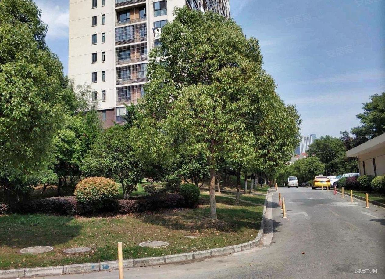 新上万达茂双地铁旁精装貮拾万拎包入住仙林悦城价格可谈