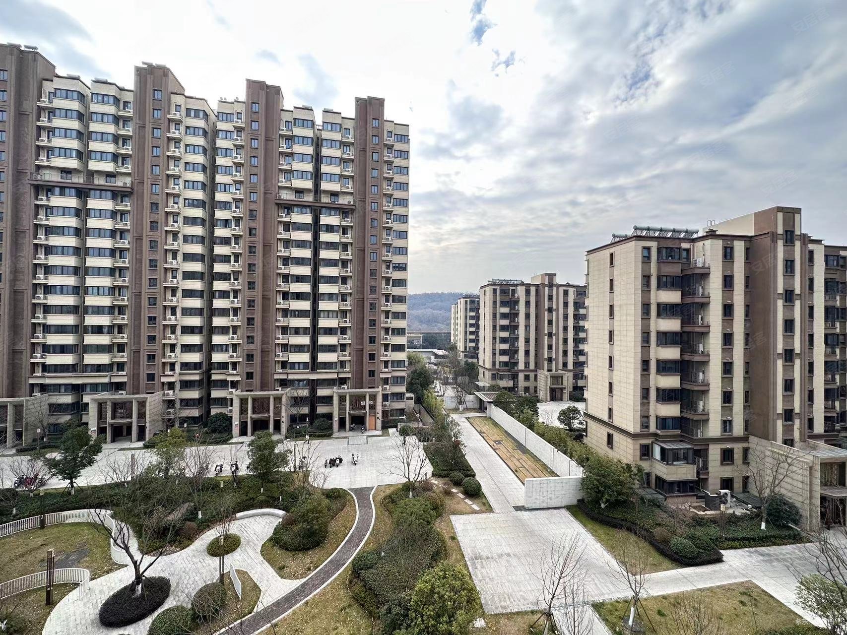 融信99飞机 的楼层 仲戒斐12888 换房诚售 可谈,融筑儒林花园二手房