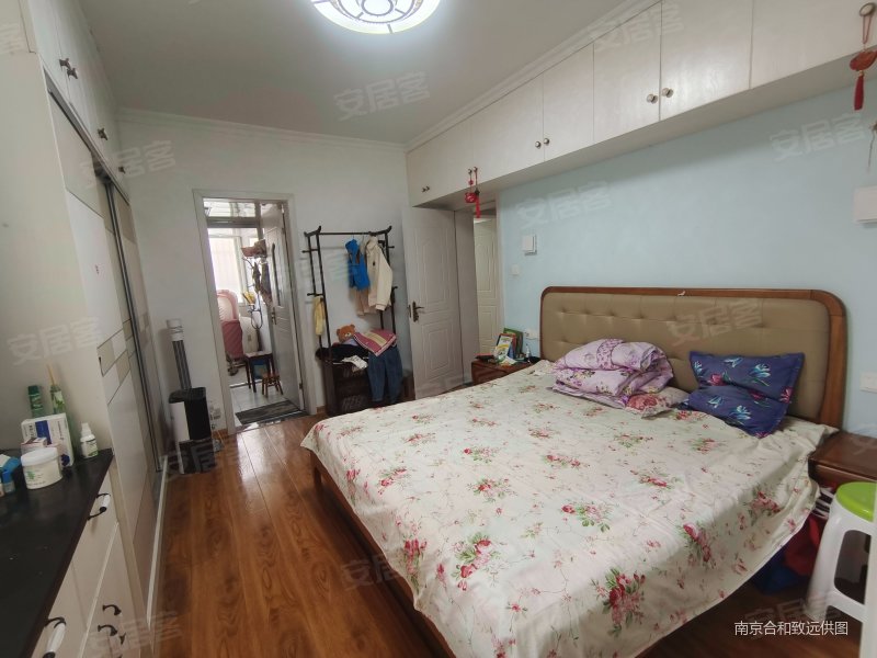 百家湖 湖滨公寓 精装四房 一楼带大院子 业主诚心出售