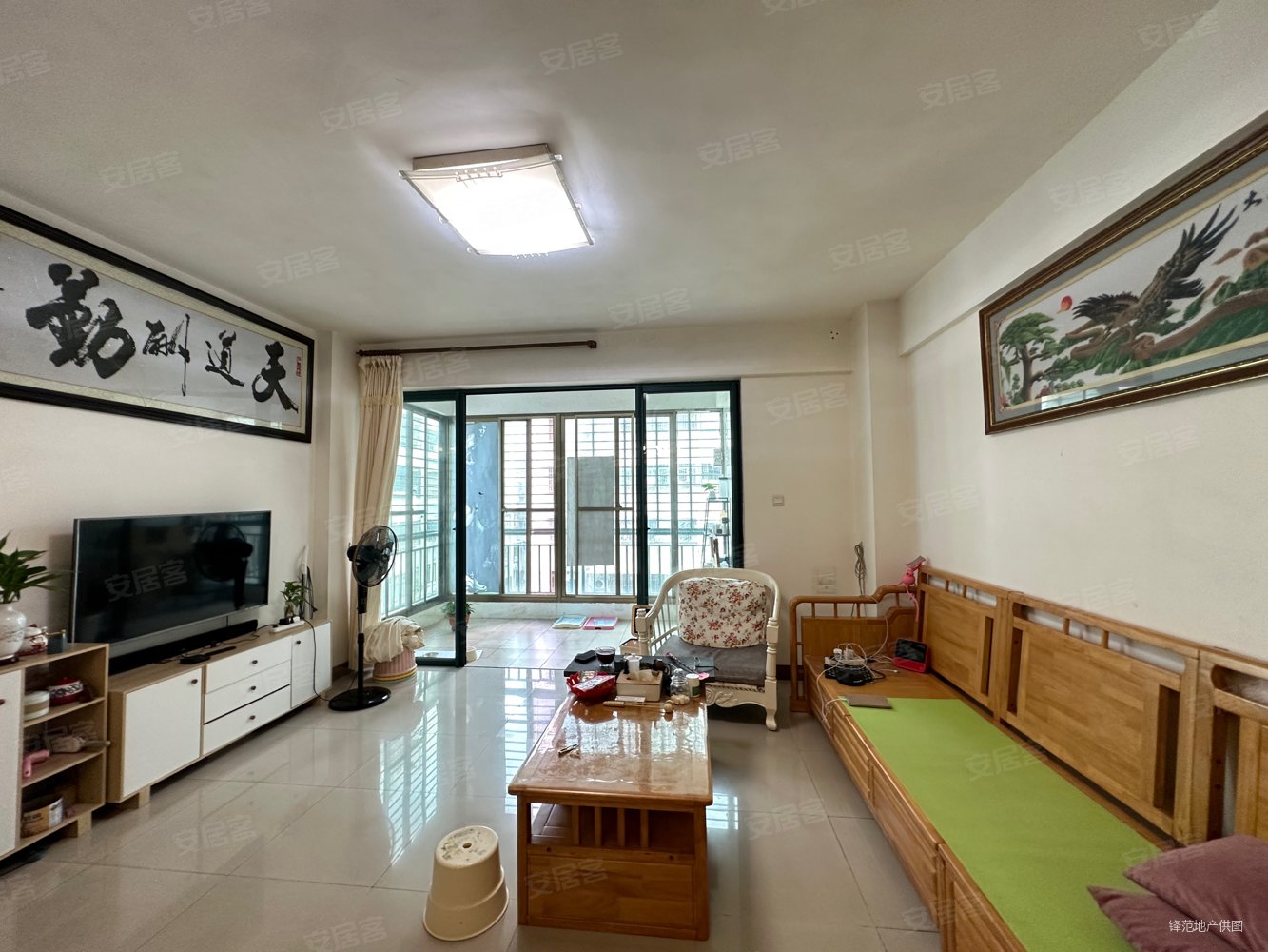 城东市场对面滨河花苑电梯精装三房两卫燃气入户拎包入住