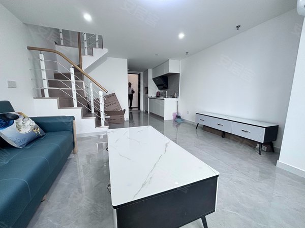 经十路儿童医院舜和国际酒店西临精装复式公寓南向可做饭