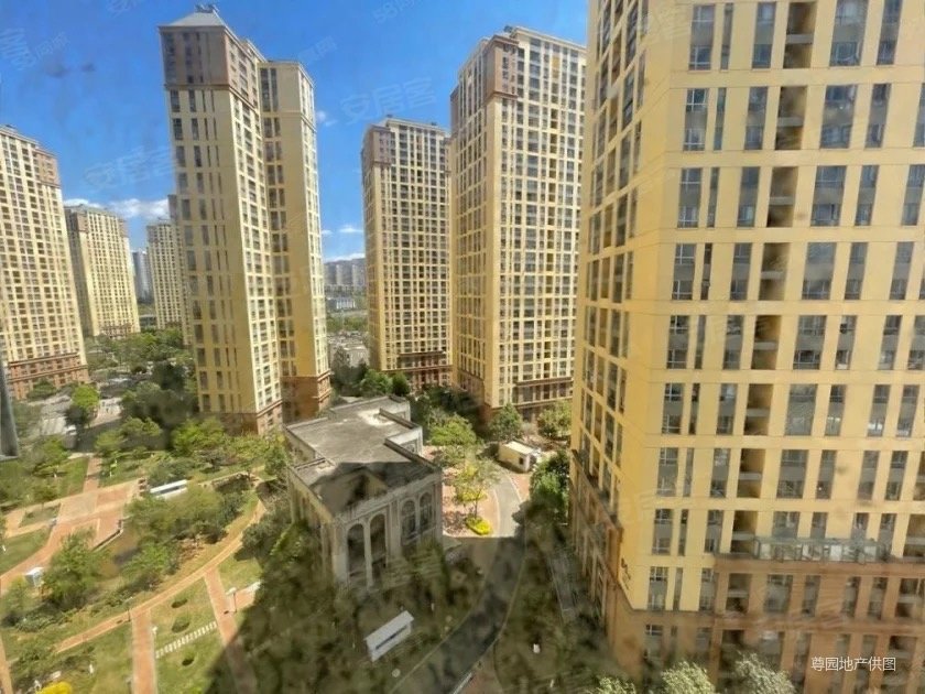 天宇澜山4室2厅2卫143.68㎡西南100万