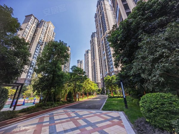 南宁邕宁蒲庙镇阳光城丽景湾丽景湾b区精致三房 房间都有配置空调衣柜