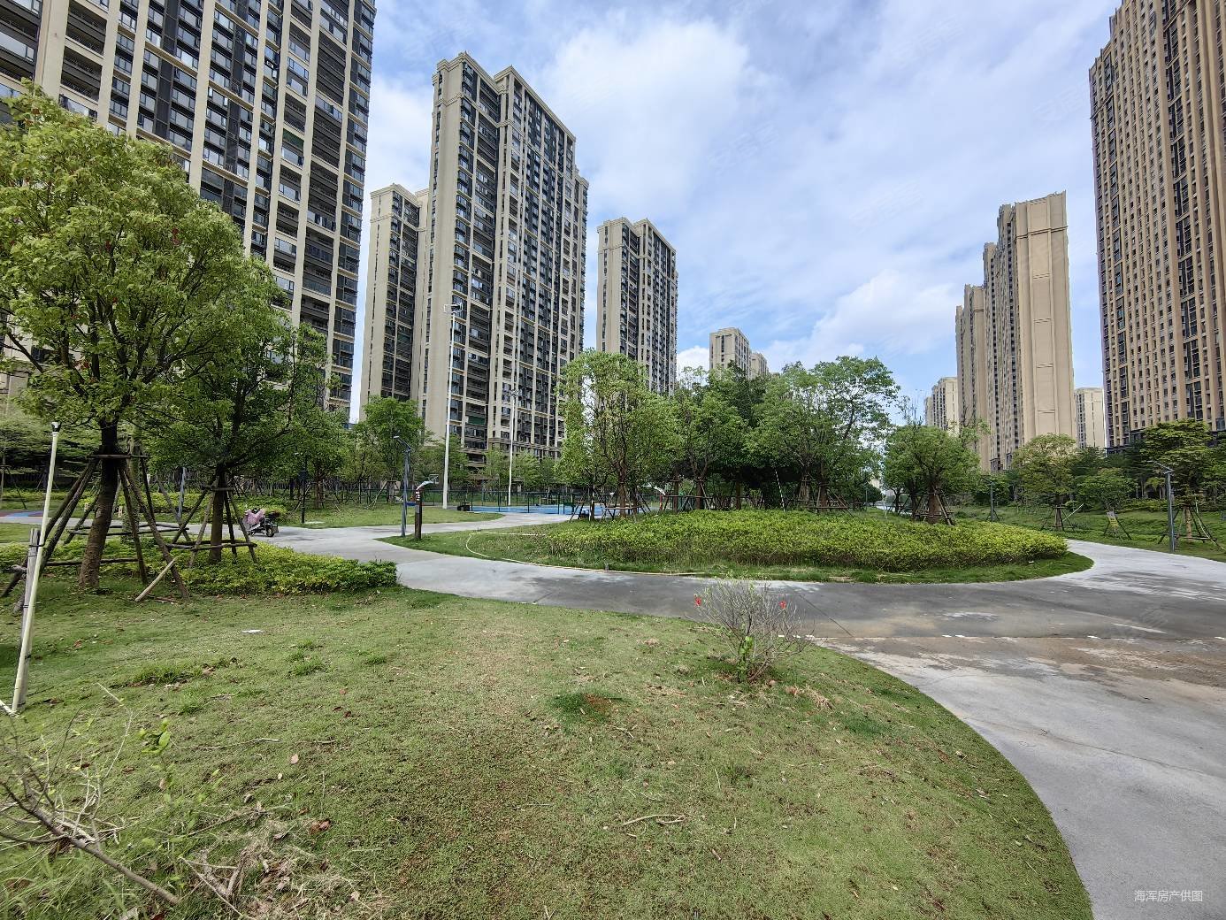 三房看公园,高楼层,总价低,龙湖嘉天下紫宸(一期)二手房,135万,3室2厅