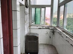 中山西区富华道天悦城后面翠景花园六楼公寓平价出租，看房随时方便，点进来看价出租房源真实图片