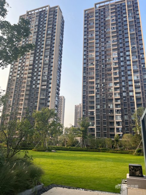 中旅城三期全新白胚福山一表88平149万