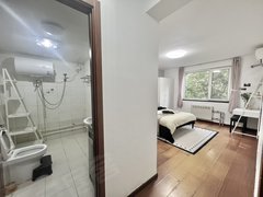 北京昌平回龙观8-13双轨线 龙跃苑东二区 朝南温馨主卧独卫可出租房源真实图片