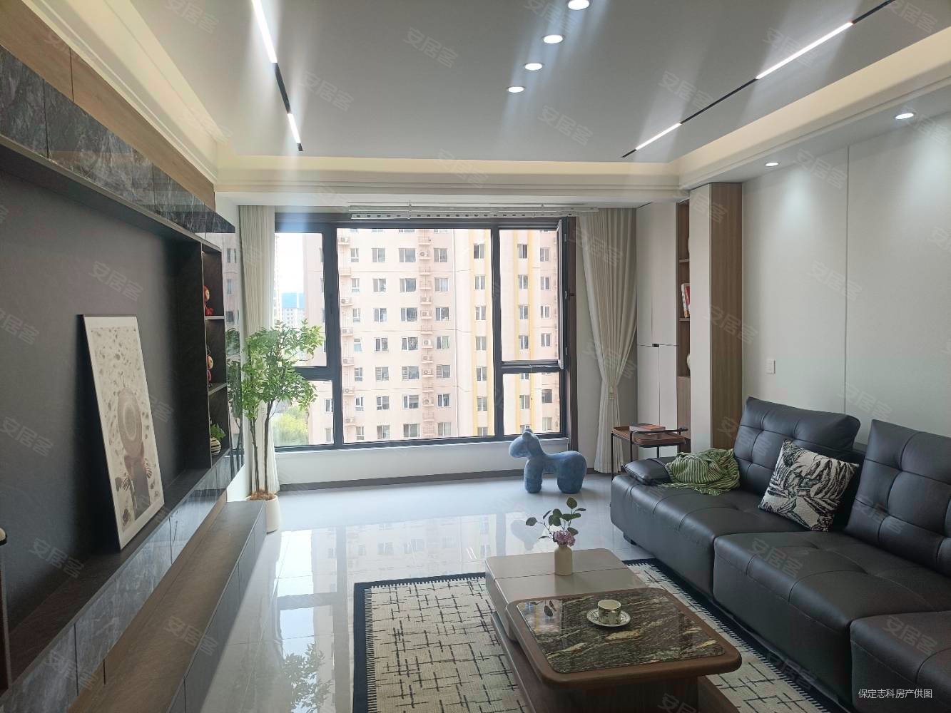 维多利亚夏郡3室2厅2卫138.1㎡南北104.8万