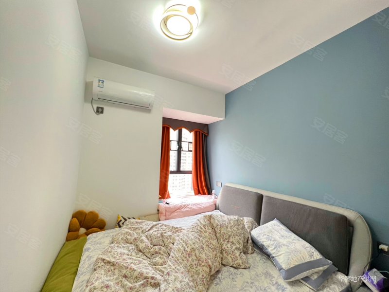 近珠海 次新小区逸骏星园精装高层三房两卫 园林景观