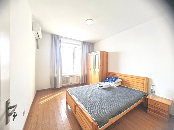 青岛市南宁夏路彩虹大厦中央商务区,大套二,家电家具齐全,看房方便,彩虹大厦出租房源真实图片