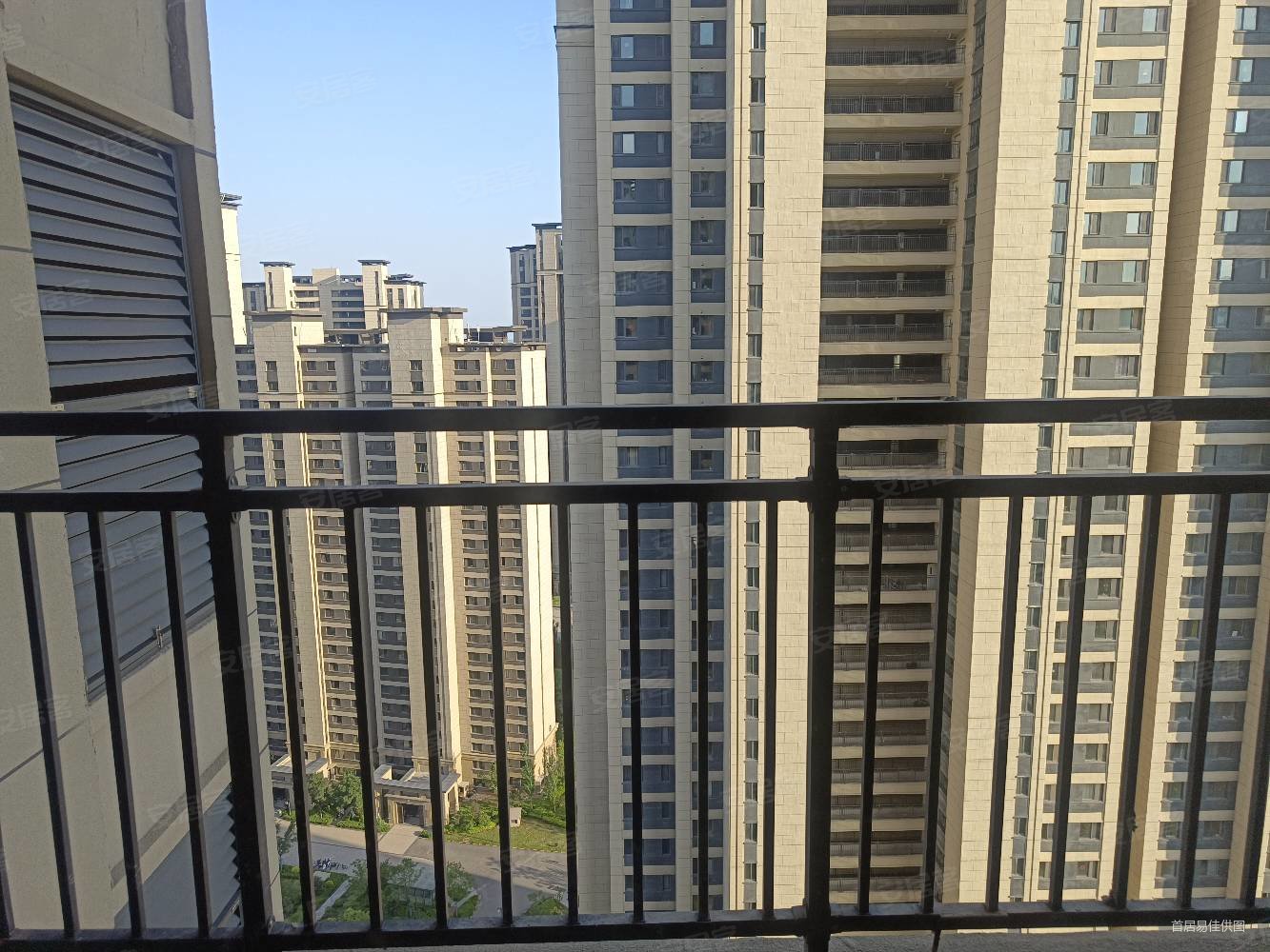 西中环现代双语太原绿地城精装修3室2厅2卫115平