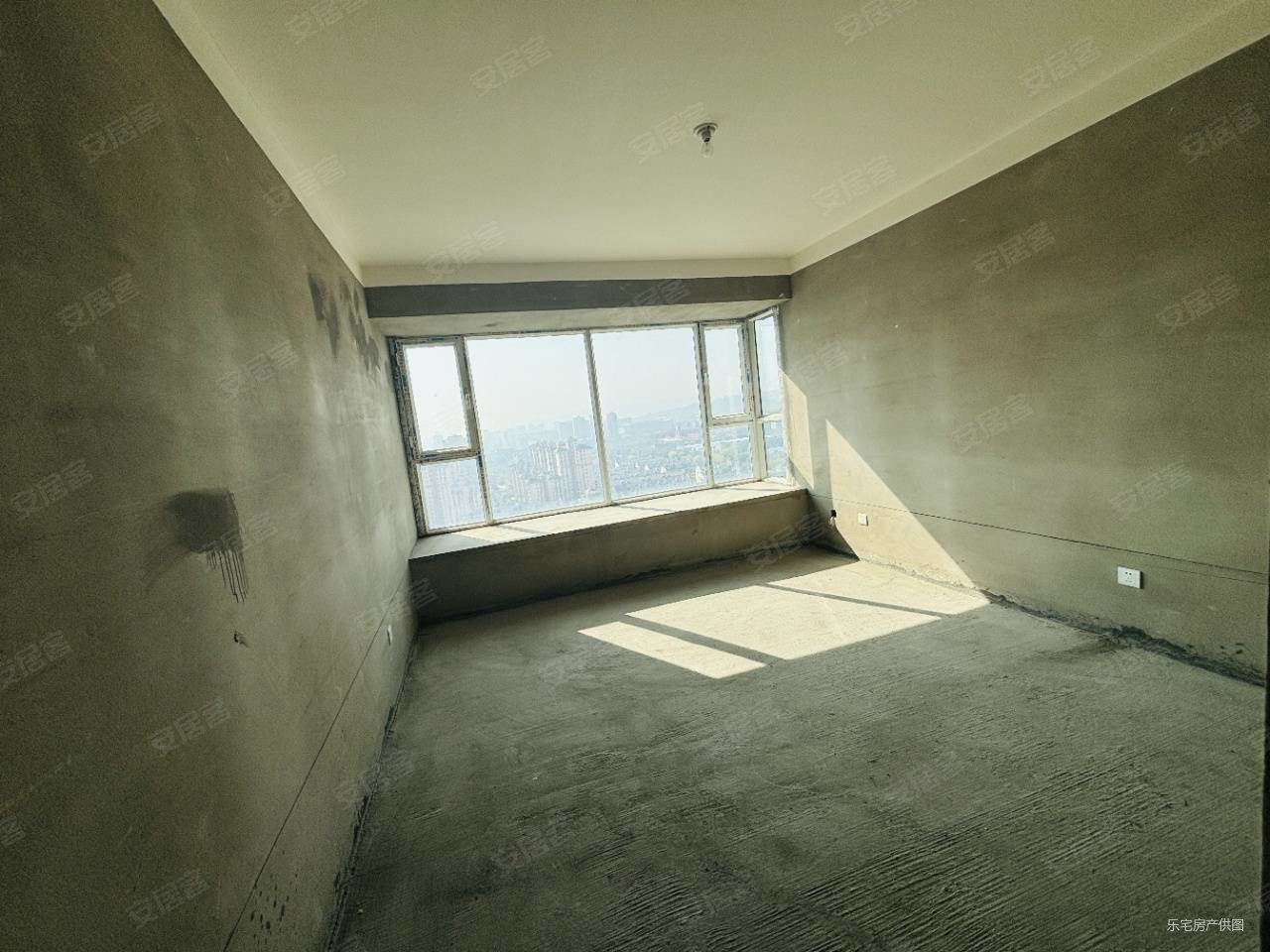 紫御蘭庭3室2厅2卫126.77㎡南北117万