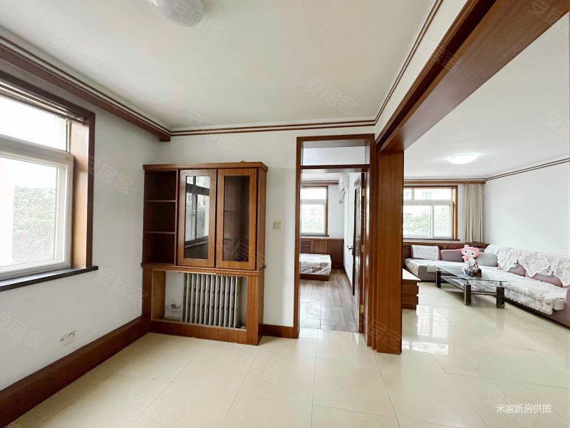 滨海新村  南北通透  好楼层  普通装修  改造空间大