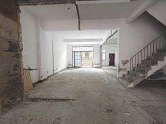 深圳龙岗坂田十二橡树 毛坯一二楼带花园复式,可随意装修改造,大空间出租房源真实图片