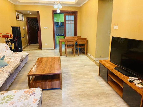 重庆渝北照母山金鹏金岭可短租月付,爱情海商圈旁,金鹏金岭精装三房两