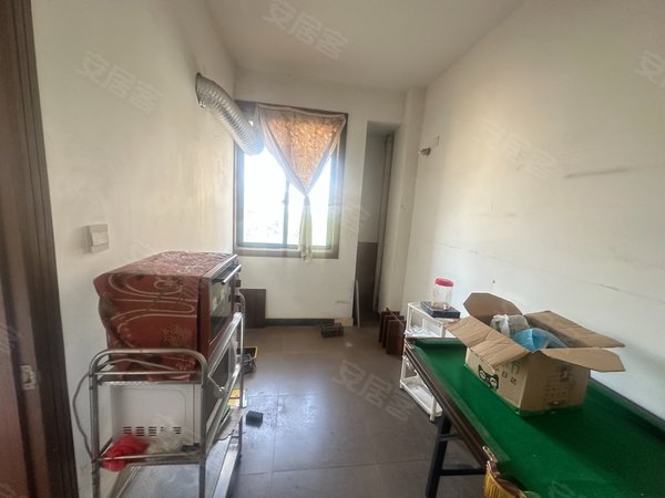 金华东阳东阳江北海德国际社区水岸绿庭(A区)可做电商245平精装带车位 有个大院子一年包物业出租房源真实图片