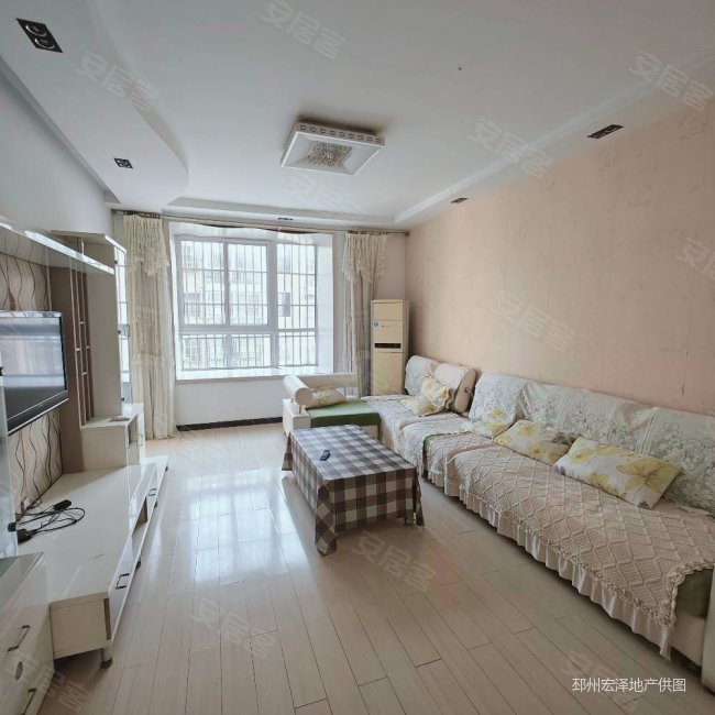 名城国际花园紧邻小广场中间楼层三室两厅装修如图产权清晰可分期