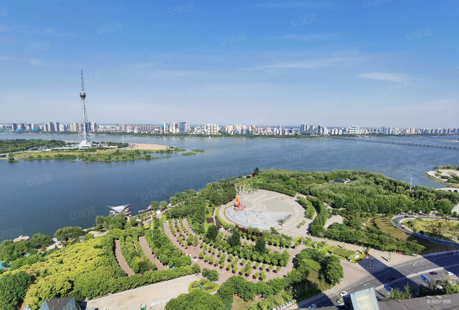 鲁商凤凰城 精装二室 带车位配房 带全套家具家电 拎包入住