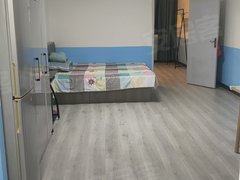 凤城凤凰大街凤城城区亿丰建材院里65平 1000一月出租房源真实图片