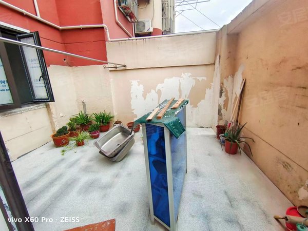 上海青浦青浦新城祥龙小区固定车位!通风好!押一付一!价格商量空间大!