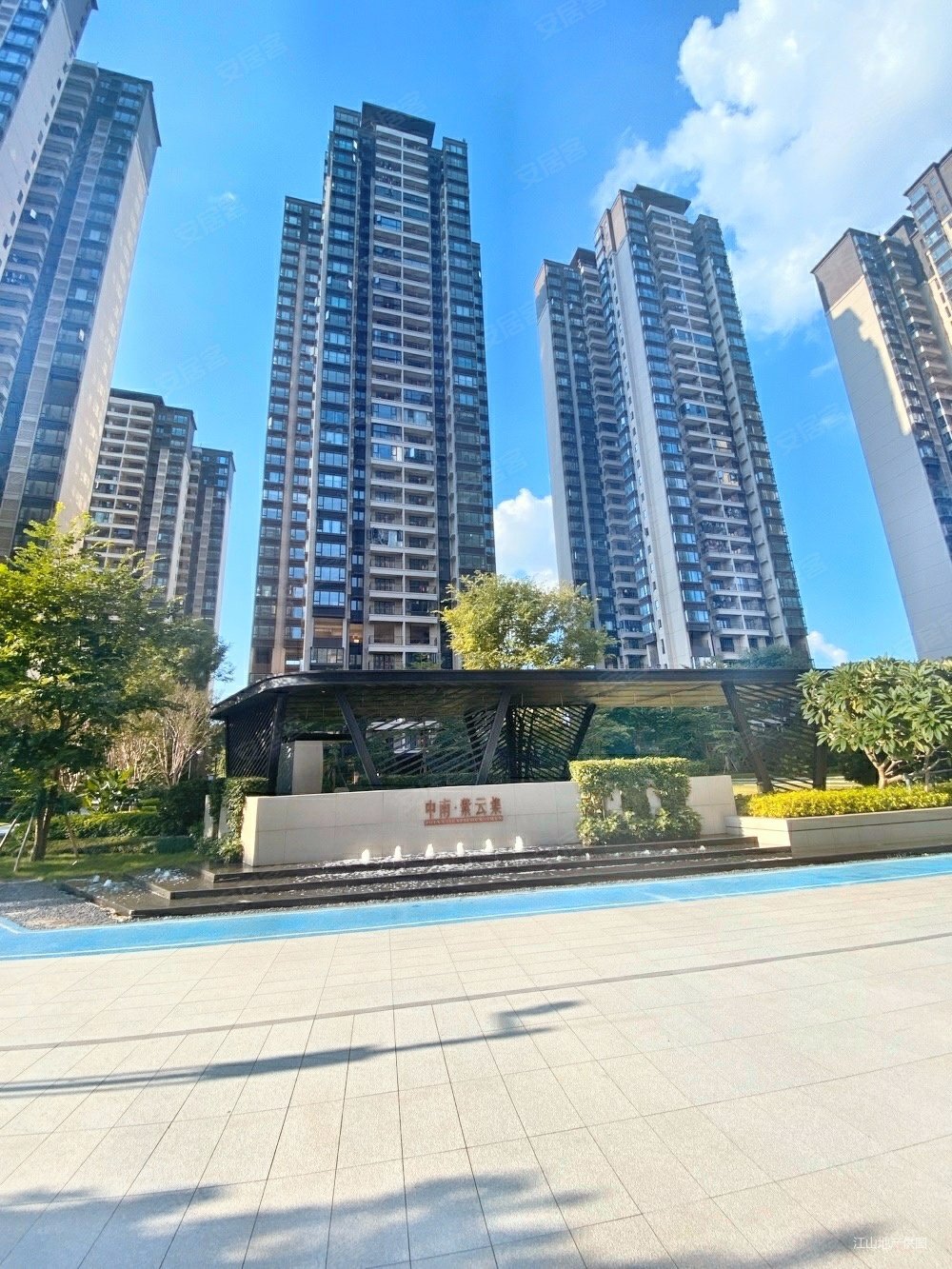 中南紫云集4室2厅2卫128.59㎡南115万