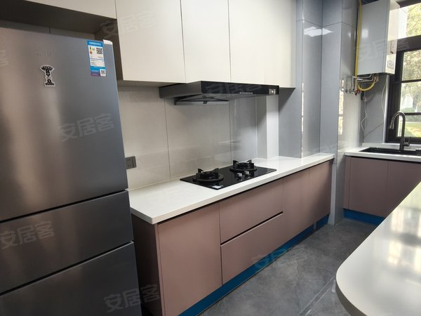 金华东阳横店明都星耀城星耀城4房带大院子全屋带地暖，拎包入住出租房源真实图片