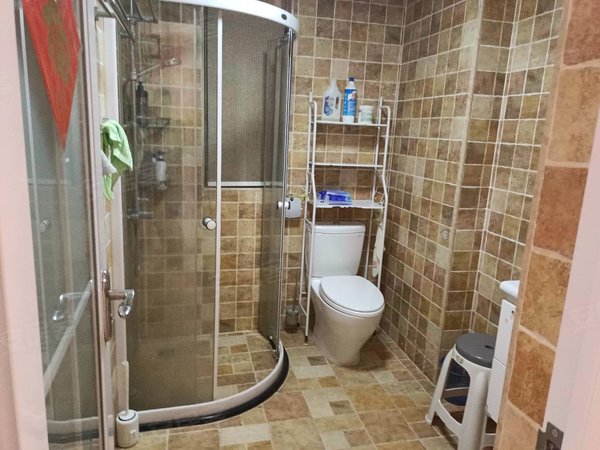 东莞凤岗凤岗中心锦龙又一城沃尔玛旁锦龙又一城三房两厅一卫中层朝南