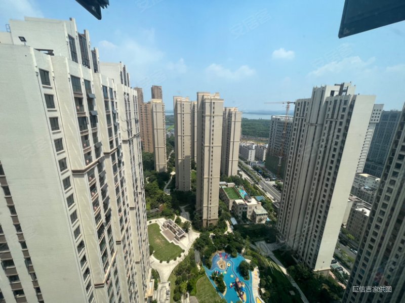 复地东湖国际(七八期) 楼龄新 精装可拎包入住 中间楼层