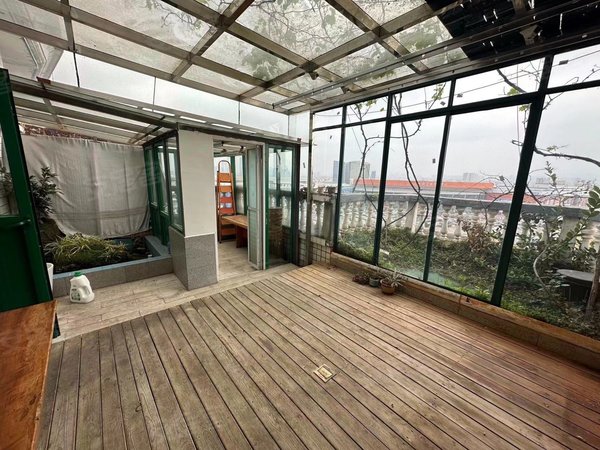 昆明官渡世纪城元春苑带大露台带阁楼7室2厅4卫 240平 干净清爽出租