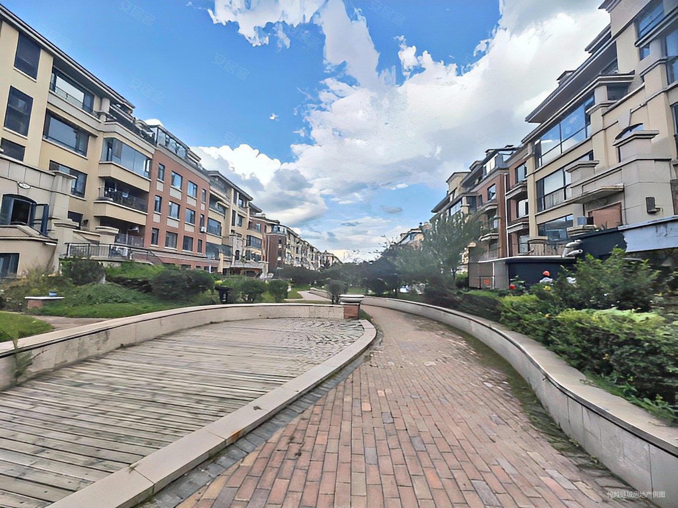 复地哥德堡森林3室2厅2卫157.58㎡南北128万