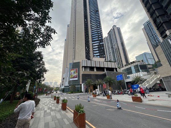 深圳宝安马安山万丰海岸城万丰海岸城 3室2厅2卫 配套齐全 90平 电梯